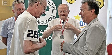 [FOTO] Mistrzowie zakończyli rywalizację. Stu zawodników przy brydżowych stołach