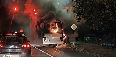 [FOTO] Autobus z pasażerami stanął w płomieniach w Głogowie-173765