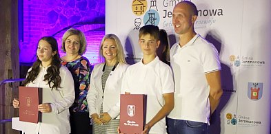 W Jerzmanowej pod Głogowem nagradzają za dobrą naukę-173863