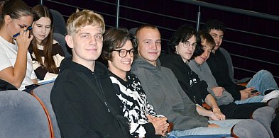 Młodzież z Głogowa uczy się przedsiębiorczości [FOTO]-175014