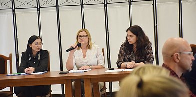 Nadzwyczajna sesja. W tej gminie walczą o referendum, nie chcą wiatraków-175113