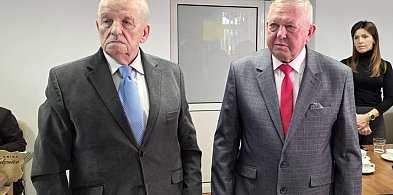 [WIDEO] Polały się łzy. To pierwsi Honorowi Obywatele gminy Żukowice-179236