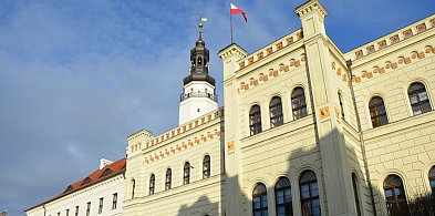 W sylwestra część urzędów w Głogowie i okolicy pracuje krócej-179230