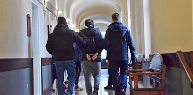 Trójka w areszcie. W Głogowie straszyli zabiciem i spaleniem