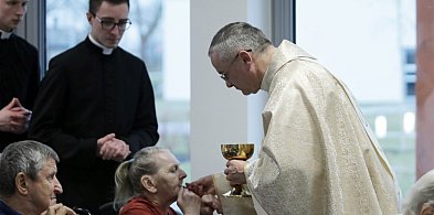 [FOTO] Biskup wśród chorych w Głogowie. Chwile pełne wzruszeń