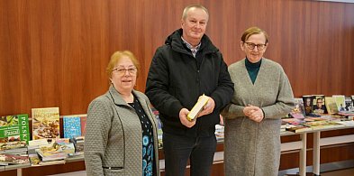 [FOTO] Dużo ciekawych książek na kiermaszu w Głogowie