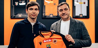 Transfer prosto z Ekstraklasy! Chrobry zbroi się na wiosnę, ma obrońcę