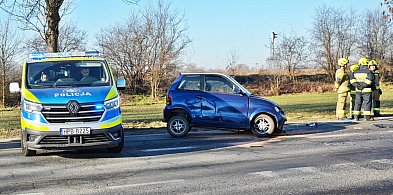 14-letni kierowca wymusił pierwszeństwo. Nietypowe ustalenia po kolizji w Serbach