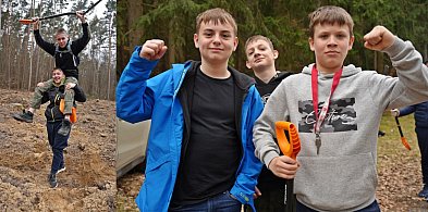 Lepiej sadzić las niż wagarować. Pożyteczna akcja pod Głogowem [FOTO]