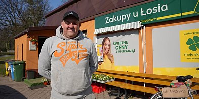 Oni wciąż sprzedają. Lokalni sprzedawcy się nie poddają!