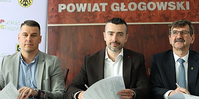 Umowa podpisana. Rusza remont kolejnej drogi w powiecie