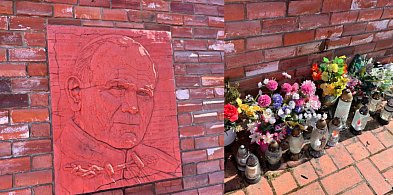 „Dzwony zaczęły bić”. Tak Głogów żegnał papieża