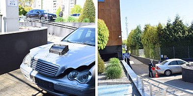 Pomylił gaz z hamulcem. Auto spadło ze skarpy przy przychodni w Głogowie