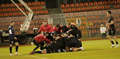 Ależ comeback Chrobrego! Stadion eksplodował, gramy w barażach!