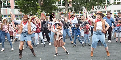 [FOTO] Dziki Zachód opanował przedszkole na Koperniku w Głogowie