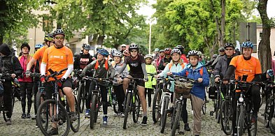 [FOTO] Ponad 70 osób na starcie rajdu! Deszcz nie zepsuł święta rowerzystów