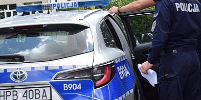 Szaleńcza eskapada pijanego nastolatka w centrum Głogowa. Rozbił auto-173757