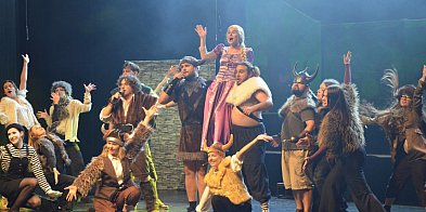 Prawdziwy hit na scenie w Głogowie -173894