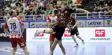 Derby dla Chrobrego, jedną bramką!  Gorąco na parkiecie [FOTO]-173992