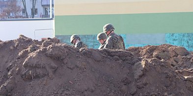 Na poligonie pod Głogowem ćwiczą saperzy. Wybuchy były jak na wojnie-176246