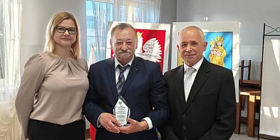 Honorowa statuetka dla samorządowca z gminy Pęcław-176264