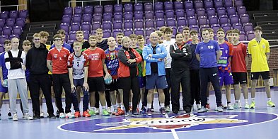 Gwiazda piłki ręcznej na treningu juniorów w Głogowie-176519