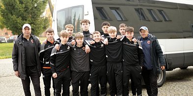 Z Głogowa, przez Warszawę do Barcelony? Piłkarze Chrobrego jadą na finał-176579