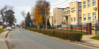 Niebezpieczna droga przy szkole w Kotli-176741