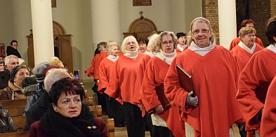 [FOTO] Najpiękniejsze kolędy w wykonaniu dwóch głogowskich chórów-179086