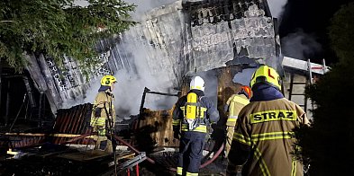 Domek w ogniu. Sześć jednostek w akcji-179179