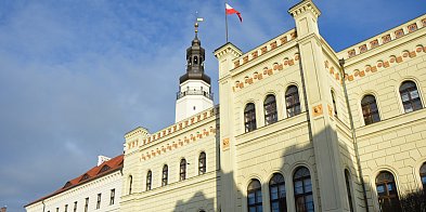 W sylwestra część urzędów w Głogowie i okolicy pracuje krócej-179230