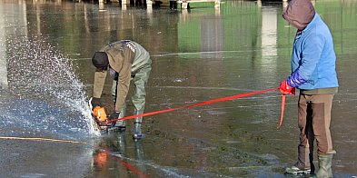 Niebezpiecznie na tafli. Uwaga, jezioro się budzi!