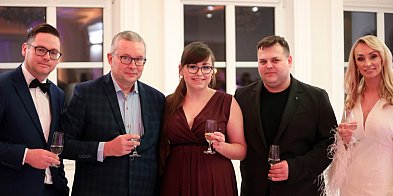 Sesja zaliczona, więc... Studenci i wykładowcy ruszyli na parkiet [FOTO]