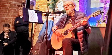 Nauczyciel fizyki z Głogowa podbił YouTube!