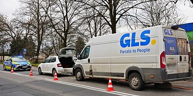 Kurier wjechał w taksówkę. Kolizja i korek w Głogowie