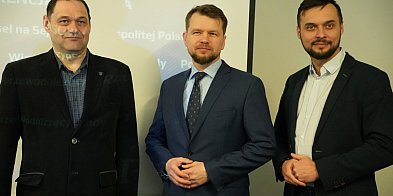 [WIDEO] Politycy PiS alarmują w Głogowie: rośnie bezrobocie i spadają środki