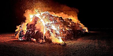 Pożar w Szymocinie. 300 balotów w ogniu pod Grębocicami