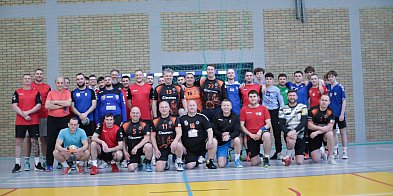 [FOTO] Miłośnicy piłki ręcznej pomagają! Zagrają o zdrowie dla Bartka