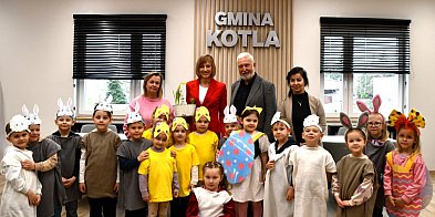 Wielkanocna wizyta przedszkolaków w urzędzie Gminy