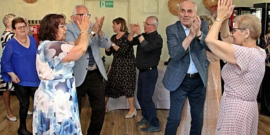 Emeryci wiedzą, jak się bawić