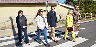 Mieli polną ścieżkę, a teraz jeżdżą po asfalcie