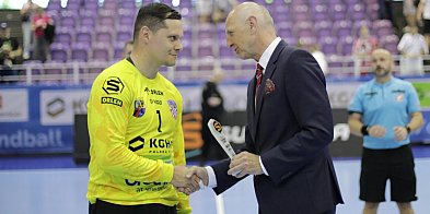 [FOTO] Stachera zamurował bramkę, Chrobry zagra o piątkę