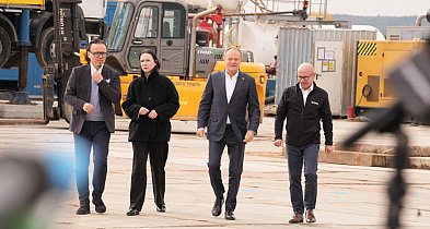 Donald Tusk na budowie szybu KGHM w Retkowie. Premier:  Zdębiałem!-176747