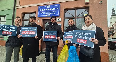 [WIDEO] Awantura o butelki pod biurem posła! „Segregacja dla meneli”