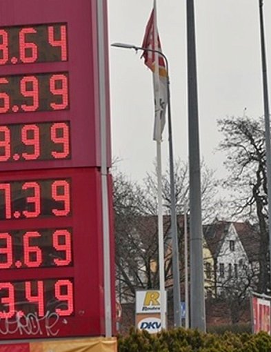 W centrum Głogowa o krok od dziewiątki. Ceny szaleją na stacjach