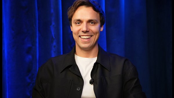 Znany głos TVP wrócił do Głogowa. Mateusz Jędraś w Studio MyGlogow.pl