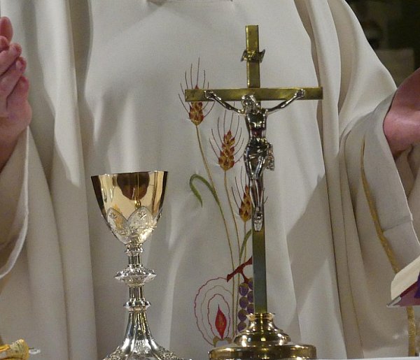 „Piekielne zajęcia”? Wierni słyszą z ambon ostrzeżenia-174074