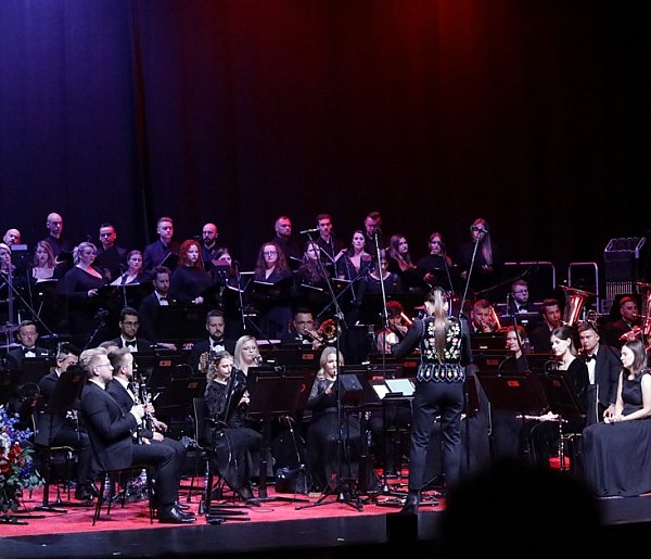 Była to muzyczna podróż! Koncert Narodowej Orkiestry Dętej w Głogowie-174263