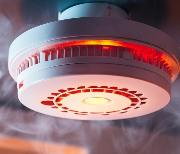 Rewolucja w przepisach pożarowych. Nowe obowiązki dla właścicieli domów i firm-175856