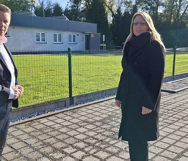 Nowy parking przy świetlicy w Zabłociu – większa wygoda dla mieszkańców-176159